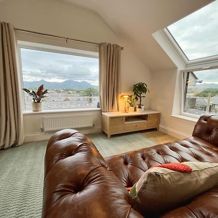 Porthmadog, Sleeps 11, 5 Bedrooms, 5 Bathrooms, Mountain Views Exteriör bild