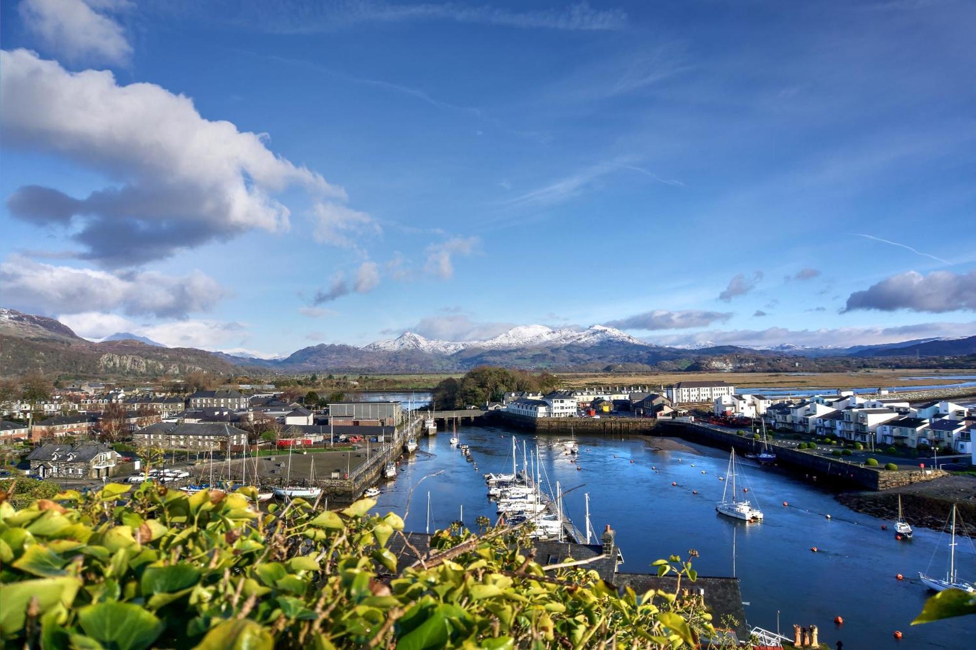 Porthmadog, Sleeps 11, 5 Bedrooms, 5 Bathrooms, Mountain Views Exteriör bild