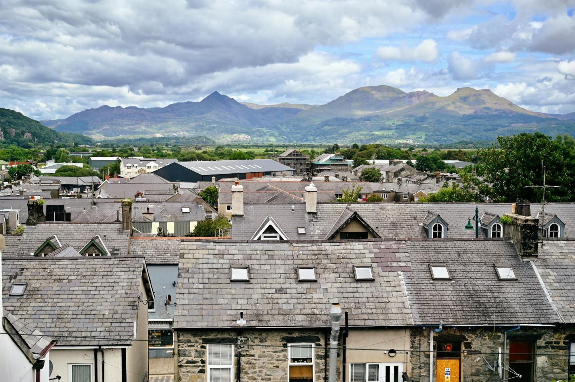 Porthmadog, Sleeps 11, 5 Bedrooms, 5 Bathrooms, Mountain Views Exteriör bild